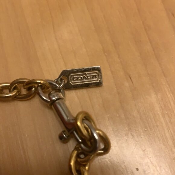 Coach pavé coral gold necklace - Picture 3 of 6